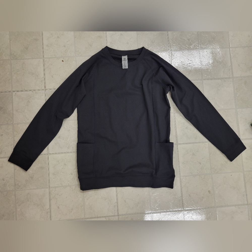 NWOT Women's Mono B Long Sleeve Black Active Shirt Size Small
